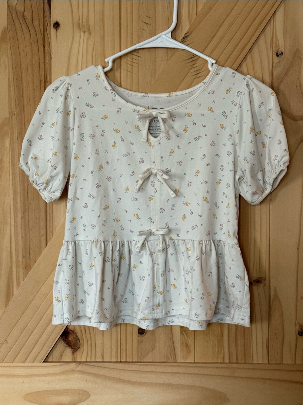 SO Bow Ruffle Short Sleeve Top
